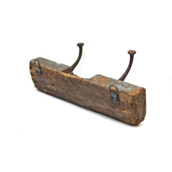 Wieszak z drewna z recyclingu 2 haki 33cm